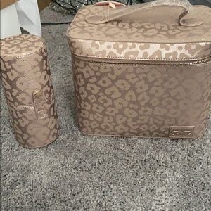 Hollis makeup bag with brush set holder